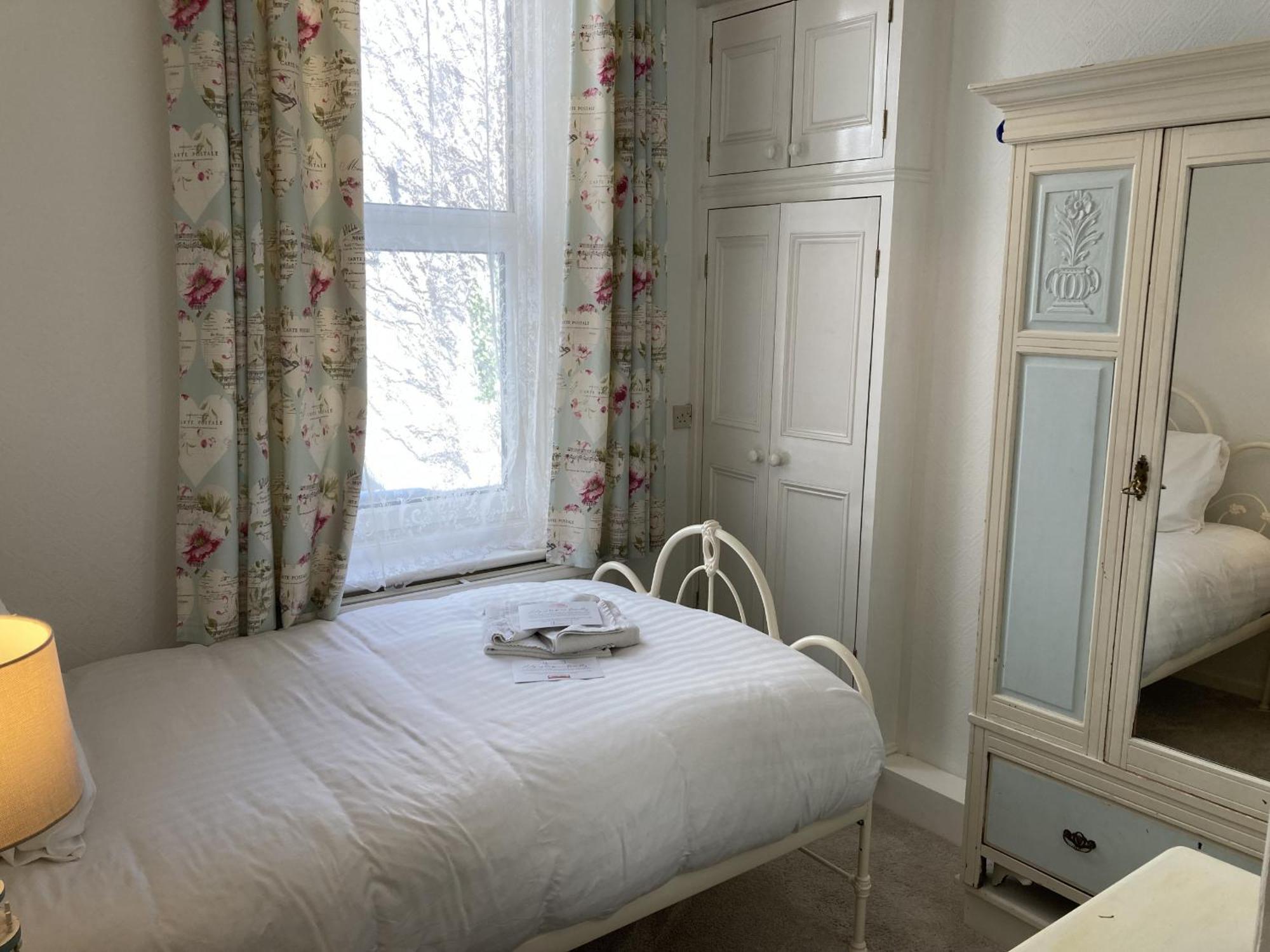 Flat 2, 1 Alexandra Gardens Apartment Ventnor Exterior photo